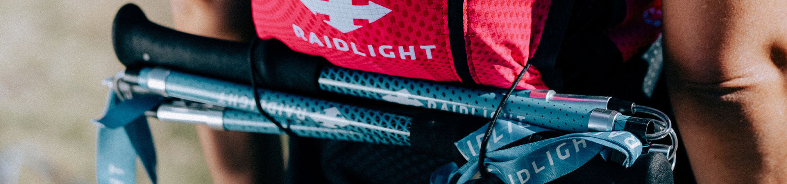 Comment porter ses bâtons de trail : carquois, ceinture ou intégrés au sac ?