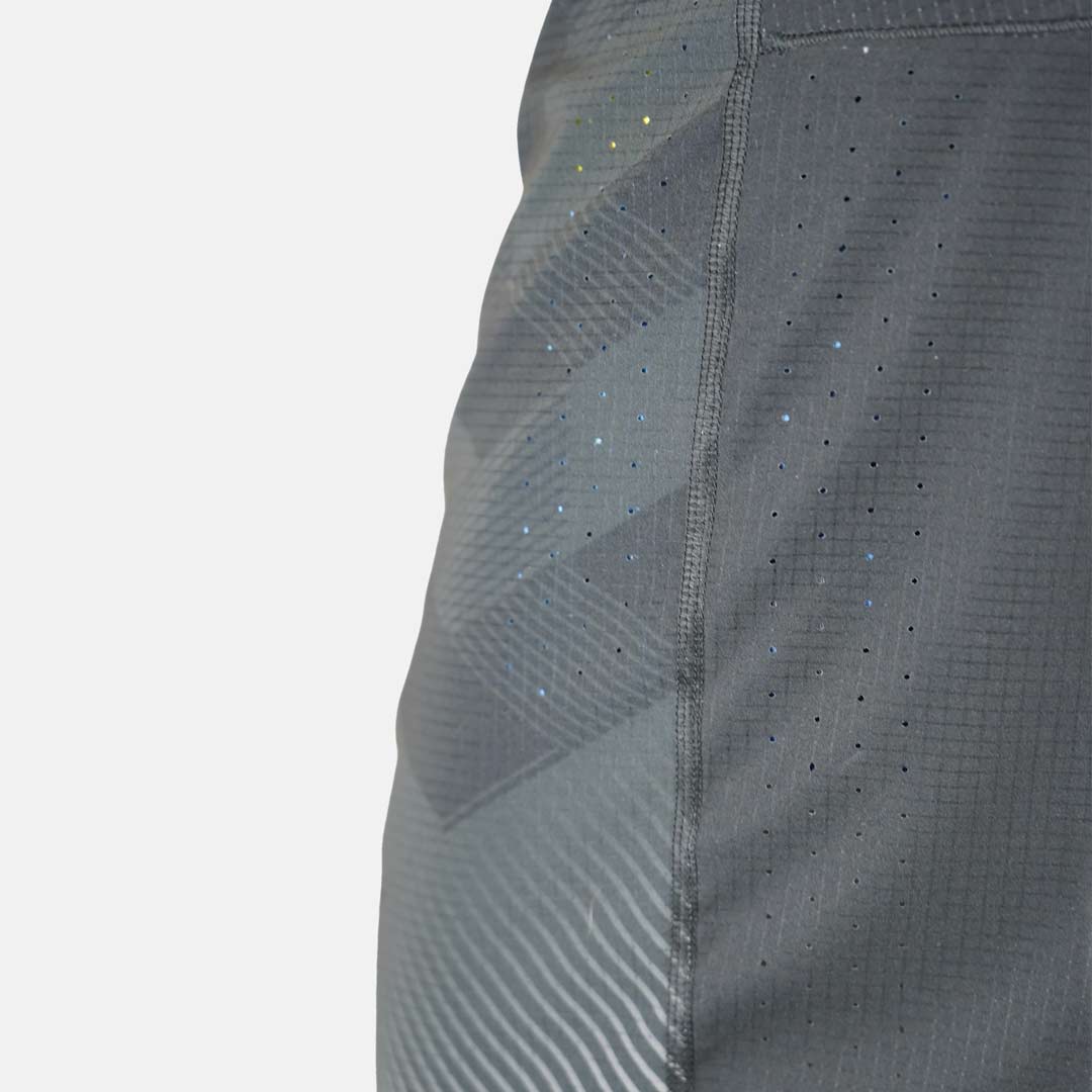 PANTALÓN CORTO LARGO